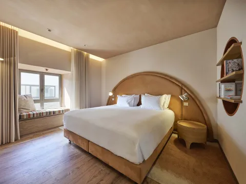 Three House Hotel
