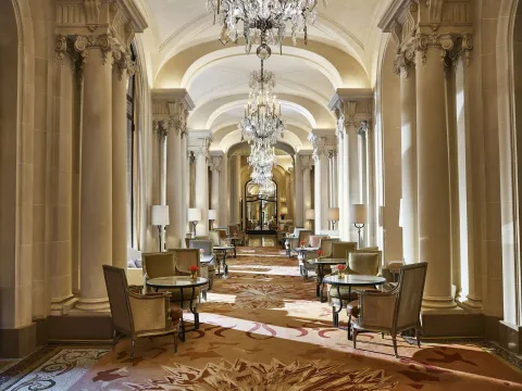 Hôtel Plaza Athénée - Dorchester Collection