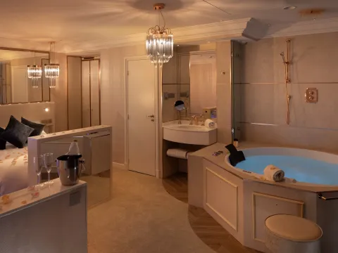 Paris j'Adore Hotel & Spa