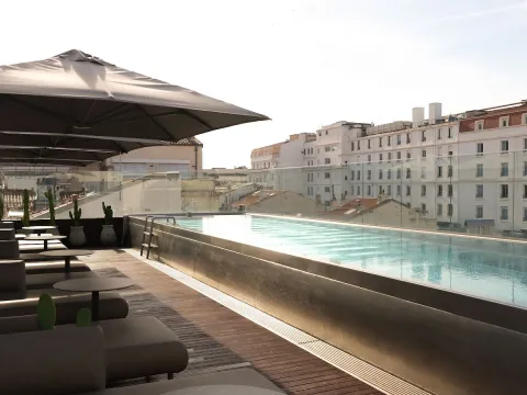 Five Seas Hotel