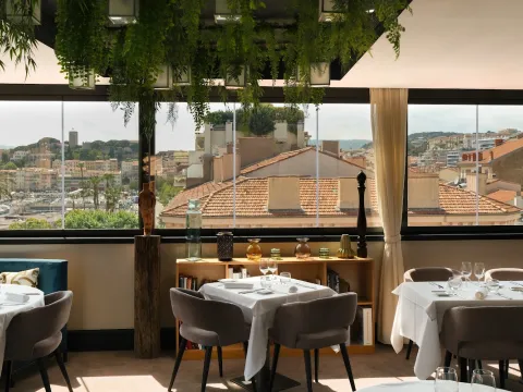 Five Seas Hotel